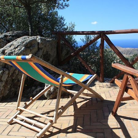 Rocca Del Vento Bed & Breakfast San Pantaleone Exterior foto