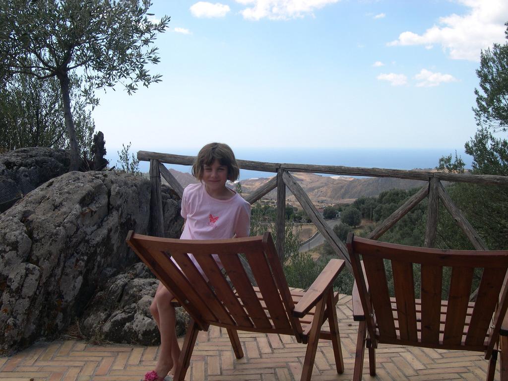 Rocca Del Vento Bed & Breakfast San Pantaleone Cameră foto