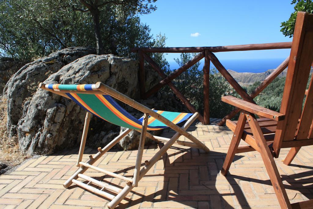 Rocca Del Vento Bed & Breakfast San Pantaleone Exterior foto